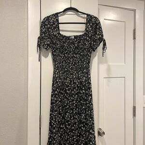 Women’s maxi black dress.